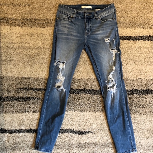 Distressed skinny jeans - Picture 2 of 6